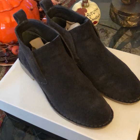 Dolce Vita black suede ankle boot size 7. - Picture 1 of 6